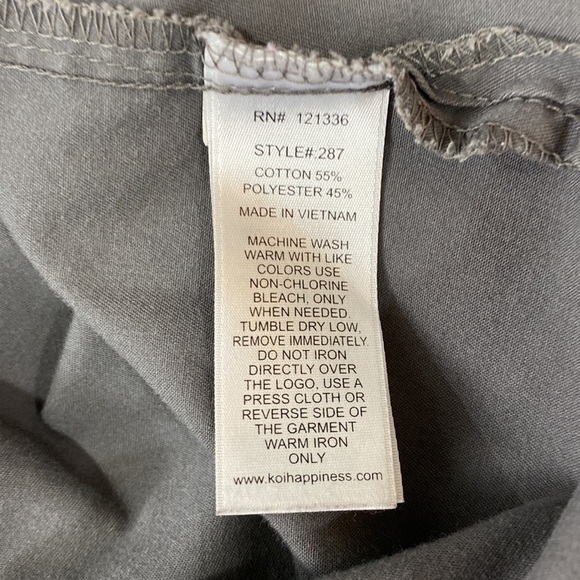 Koi scrub top - Picture 6 of 6